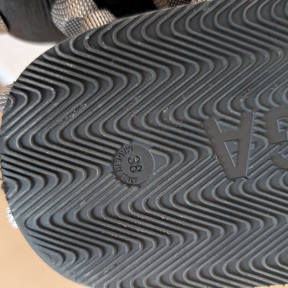 Balenciaga Cagole Black Studded Slides - Picture 5 of 5